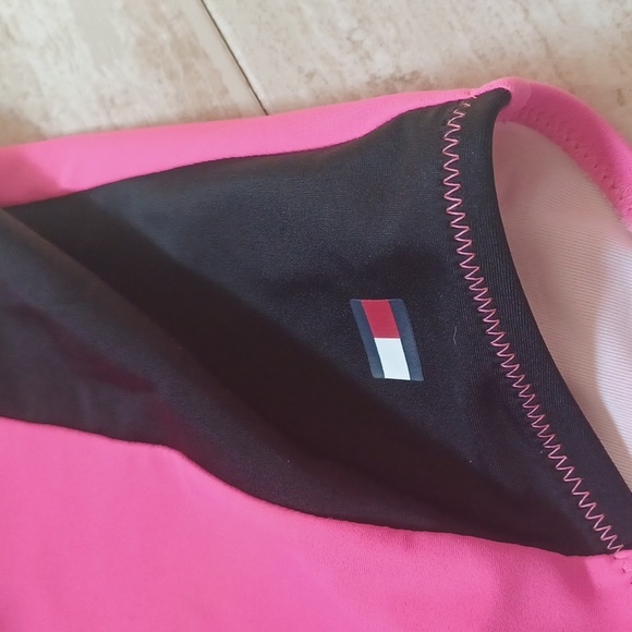 Stunning Tommy Hilfiger Perfectly Pink Zipper Front Bathing Suit - Picture 4 of 9